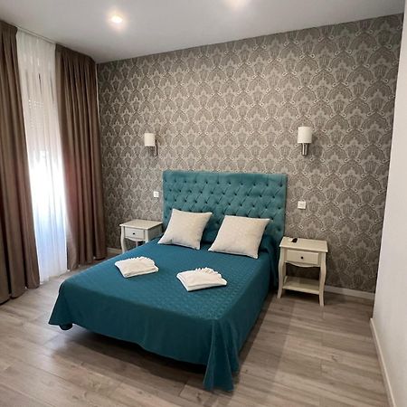 Hostal Galaico Madrid Exterior photo