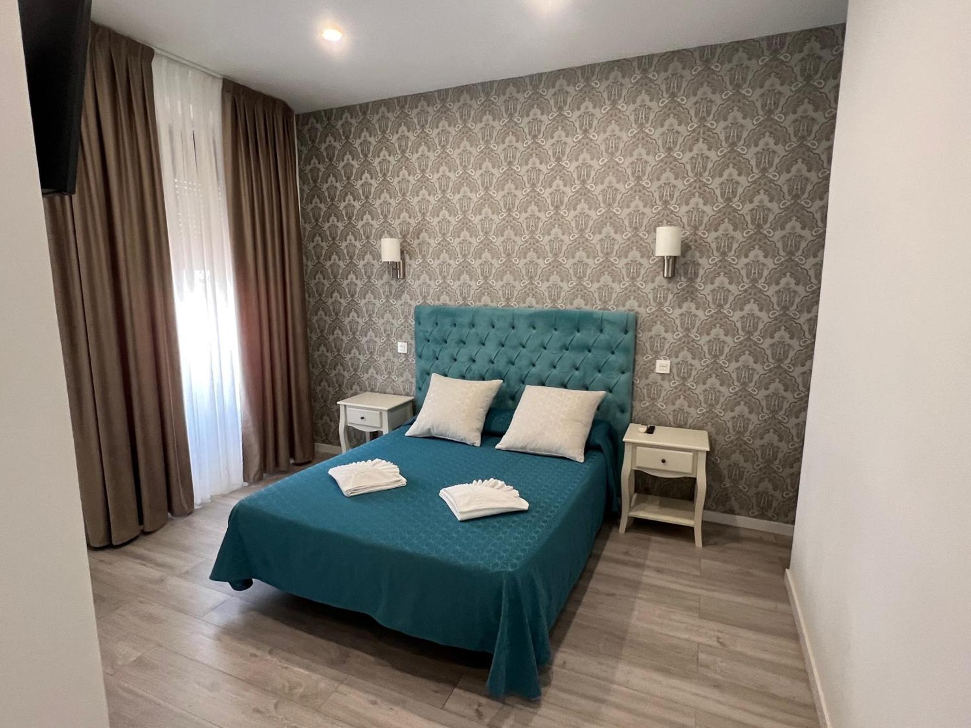Hostal Galaico Madrid Exterior photo