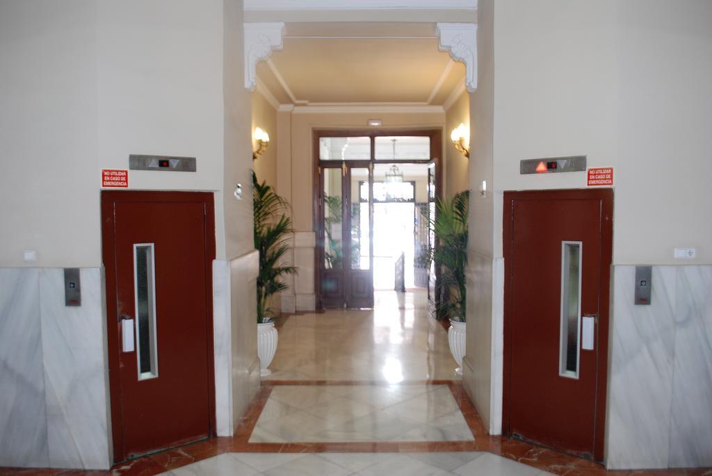 Hostal Galaico Madrid Exterior photo